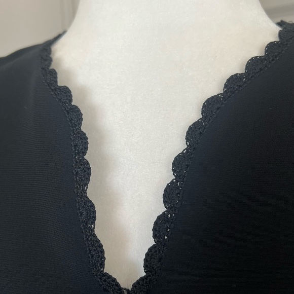 Talbots Dress Black Crepe Short Sleeved Dress Embroidered V-Neckline Sleeves 12P - Picture 12 of 14